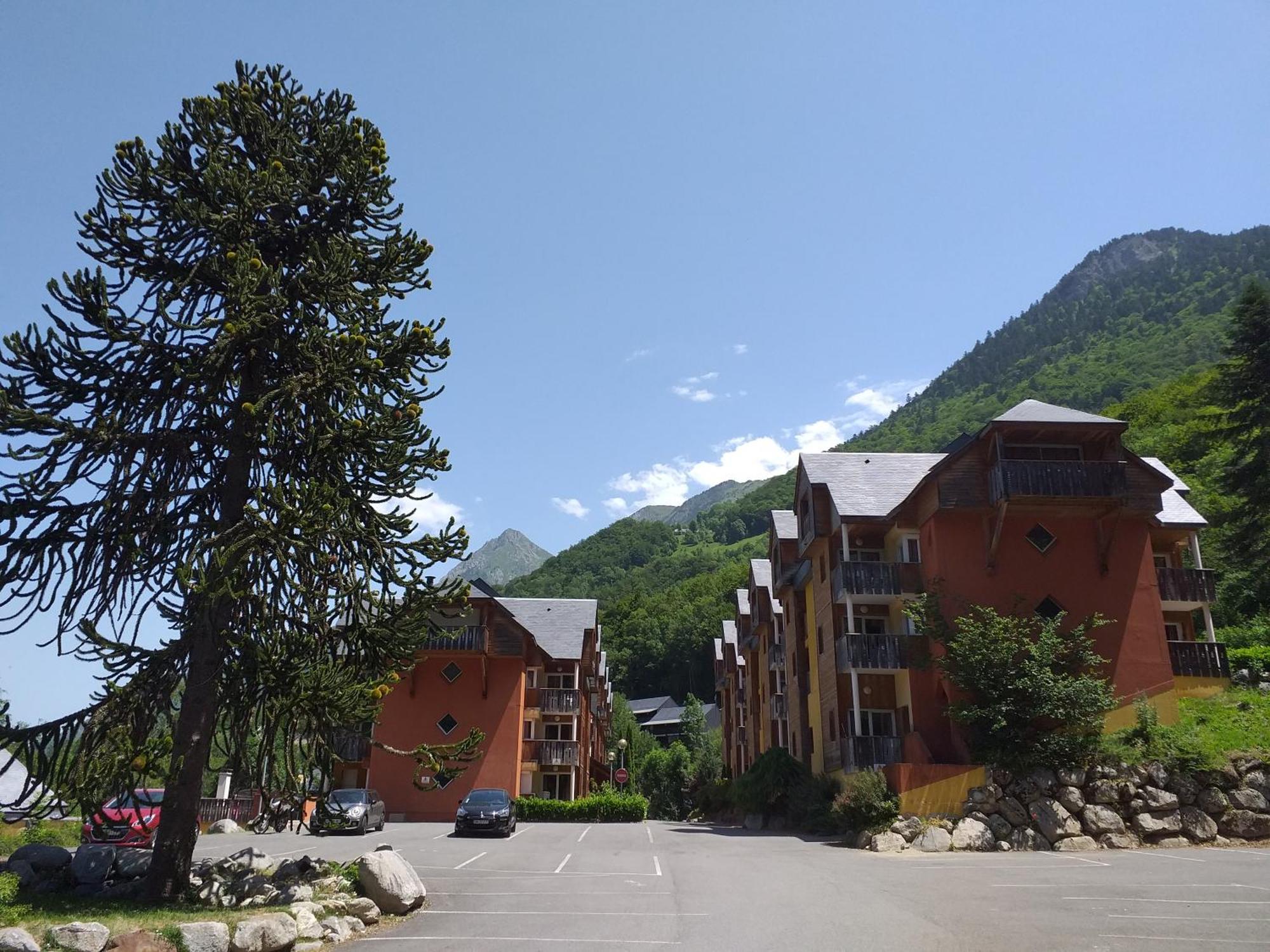 Appartement F2 Au Domaine Des 100 Lacs - Piscine - Sauna - Hammam Cauterets Exterior foto